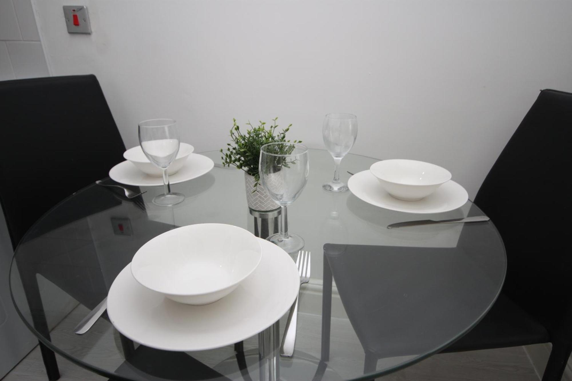 Barton Beachside - Stylish Studio Apartment, Double & Single - Central Beach & Promenade Location - Over 21'S, Family Friendly Only, Id Required Блекпул Екстериор снимка