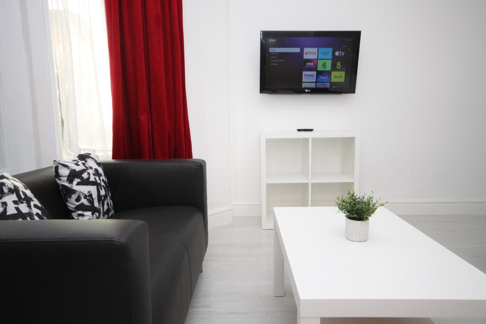 Barton Beachside - Stylish Studio Apartment, Double & Single - Central Beach & Promenade Location - Over 21'S, Family Friendly Only, Id Required Блекпул Стая снимка